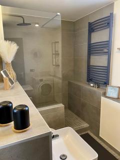 stylish living oasis - 1