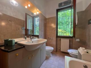 Liguria Sea and Mountains, 80 sqm apartment facing the highway, with free Wi-Fi, parking, and a terrace - 6