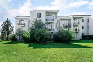 Self Checkin -Cozy & Stylish 2-Bedroom Apartment in Jackal Creek - Roodepoort - 7