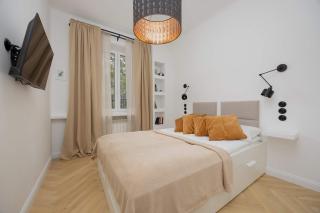 Elegant Apartment near Royal Baths Park by Noclegi Renters - 9