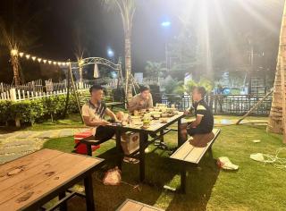 Yellow Homestay - - 8