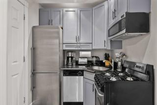 Sleek Manhattan Pad in Prime Location - New York - 2