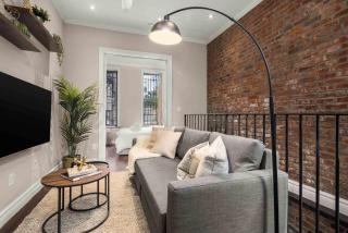 Sophisticated Stay in Vibrant Manhattan - 0