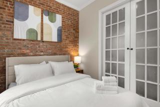 Sophisticated Stay in Vibrant Manhattan - New York - 3