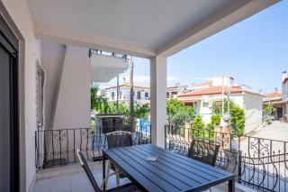Old Square House - Pefkochori - 5