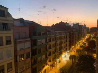 Un hogar en el centro con parking gratuito - Saragoça - 1