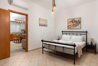 Minimal & Bright Apartment - Ialyssos - 3
