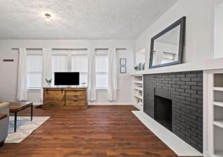 Private 2-BR First Floor Retreat in a Century Home - Lakewood - 5