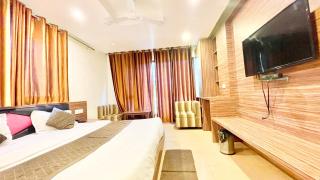 LUXUARY STAY # SAV-OY Mussoorie,Near MALL ROAD, FAMILY HOTEL Restaurant-LIFT And Private Parking Facilities-A Top Rated Three Star Hotel IN MUSSOORIE - 1