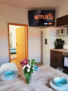 Central 2-room apartment with 55 inch Smart TV & DeLonghi - Magdeburgo - 9