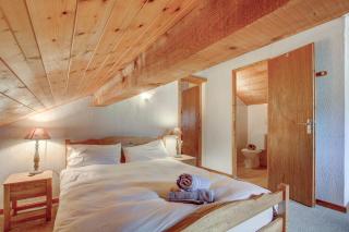 Self Catered Chalet with Indoor Pool - Essert-Romand - 7