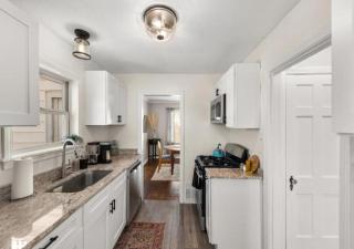 Cozy 3-Bedroom Near Cleveland - Euclid - 7
