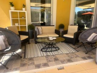 Belle villa avec piscine et spa - 8