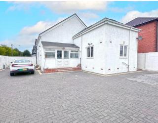 The White Bungalow - Ensuit - West Bromwich - 5