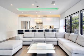 5 min WALK to Universal with Steam Room - Los Angeles - 0
