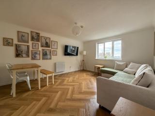 Cosy Central Flat with Parking - Bangor - 0