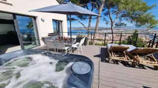 VILLA ROUQUIER, Vue Panoramique, Mer et Port de Sète, Climatisé, Jacuzzi - Sète - 0