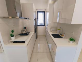 Rooftop Pool, Up to 6 Pax, 2 Bedrooms, 2 Bathrooms, 2 Car Parks by Star Home - George Town - 5