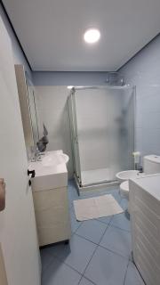 Apartment Lakeside near Zoo & Botanic Park - Tirana - 7