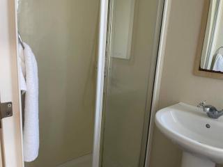 Caravan near to Newquay sleeps up to 6 guests - 2