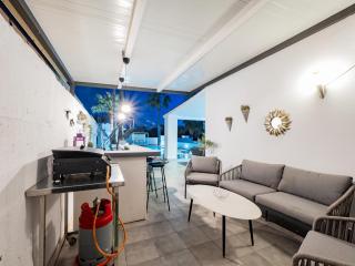 Cubo's Casa Flor High Privacy & Pool - 1