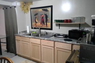 House Suite - - 3