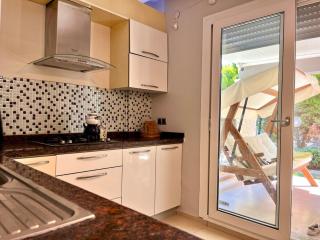 Sea Front Private Villa with Salt Pool - Çeşme - 9