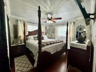 Paradise at Peaceful in Palm BayTiki Bar Pool Spa 4 Bedroom 2 Full Bathrooms 2 half Bathrooms - 7