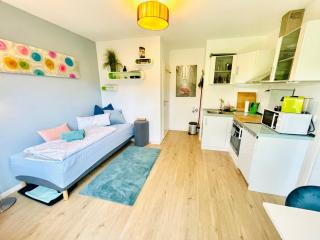 Sonnige, ruhige Gartenwohnung mit Terrasse u. Garten - Oberhaching - 3