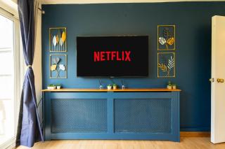 Homely Hornchurch - 5 Bed House - 6