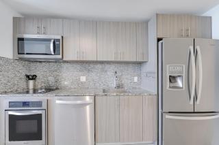 Stylish Studio with Pool View at the Heart of Downtown Doral - 8