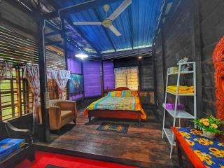 Desapuri Home & Gallery Services - Teluk Panglima Garang - 5