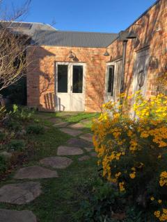 The Sacred Nest Stables - Melbourne - 3