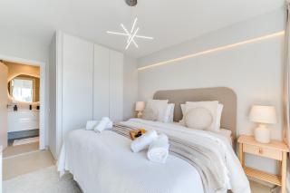 Newly Renovated Sunlit 3BDRM Apt with Stunning Views - Marbella - 5