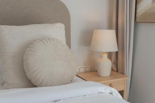 Newly Renovated Sunlit 3BDRM Apt with Stunning Views - Marbella - 3