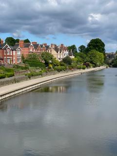 River walk . Shrewsbury.Shropshire.With parking. - Shrewsbury - 9
