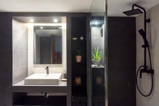 Athens Charm Meets Contemporary Design in Thissio - 4