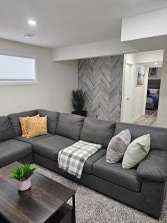 Brand New, Fully furnished luxurious & cozy suite - - 0