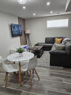 Brand New, Fully furnished luxurious & cozy suite - - 6