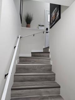 Brand New, Fully furnished luxurious & cozy suite - - 4