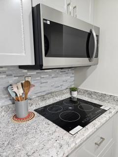 Brand New, Fully furnished luxurious & cozy suite - - 2