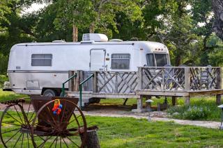 Fabulous Cozy Airstream Perfect for a Small Family Unique Escape in Texas - Spicewood - 2