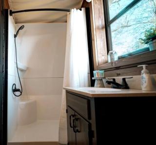 Gorgeous and Fully Equipped Covered Wagon for a Glamping Retreat in Wellsboro, Pennsylvania - Gaines - 1