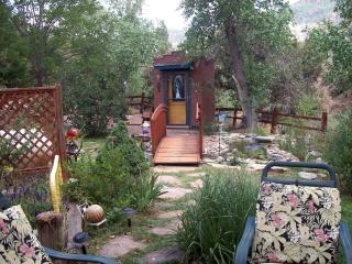 Luxury Cottage Rental with Stunning Gardens in Historical Town of Cortez, Colorado - Towaoc - 7