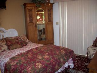 Luxury Cottage Rental with Stunning Gardens in Historical Town of Cortez, Colorado - Towaoc - 6
