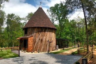 Unique Hobbit House Accommodation with a Private Hot Tub in Shenandoah, Virginia - Shenandoah - 0