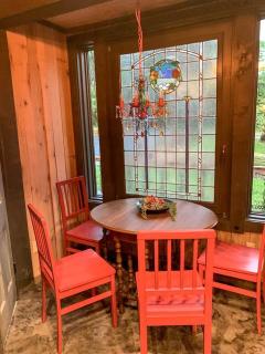 Unique Hobbit House Accommodation with a Private Hot Tub in Shenandoah, Virginia - Shenandoah - 6