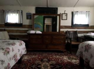 Cozy Suite Rental with Complimentary Breakfast in Blue Mountain Lake, New York - - 7