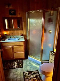 Romantic Nature Escape: Beautiful Log Cabin with Amazing Views and Hiking Trails Nearby in the White Mountains, New Hampshire - Lisbon - 3