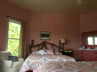 Secluded Cottage Rental with Access to Blue Mountain Lake in Upstate New York - - 3